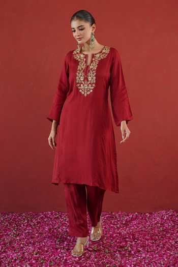 Buy_Masoomm_Red Shantoon Round Neck Embroidered Straight Kurta And Pant Set 
