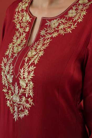 Shop_Masoomm_Red Shantoon Round Neck Embroidered Straight Kurta And Pant Set 