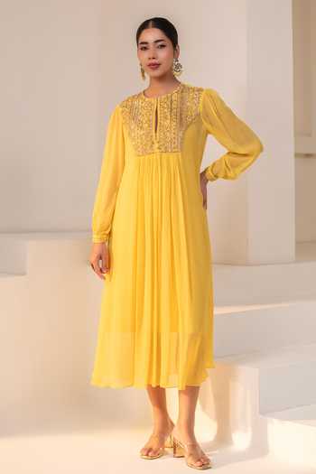Rasasvada Yoke Embellished Kurta 