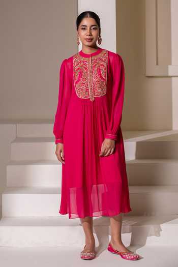 Rasasvada Embellished Yoke Kurta 