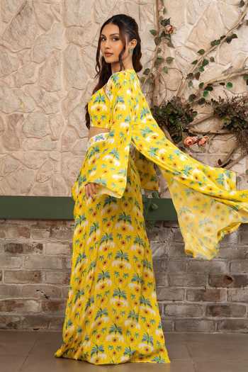 Shop Senren By Eshana Raut Yellow Crepe Sweetheart Neck Bohemian Print Cape Skirt Set at Aza Fashions Shop_Senren By Eshana Raut_Yellow Crepe Sweetheart Neck Bohemian Print Cape Skirt Set _at_Aza_Fashions