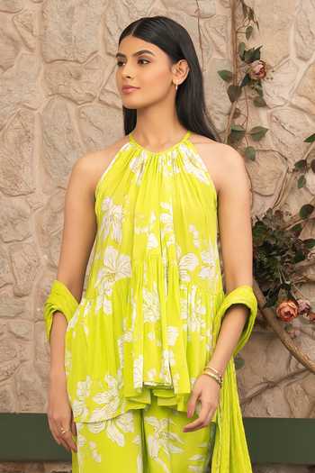 Buy Senren By Eshana Raut Green Crepe Halter Neck Floral Print Kurta Set Online at Aza Fashions Buy_Senren By Eshana Raut_Green Crepe Halter Neck Floral Print Kurta Set _Online_at_Aza_Fashions
