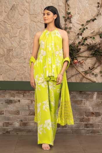 Shop Senren By Eshana Raut Green Crepe Halter Neck Floral Print Kurta Set Online at Aza Fashions Shop_Senren By Eshana Raut_Green Crepe Halter Neck Floral Print Kurta Set _Online_at_Aza_Fashions