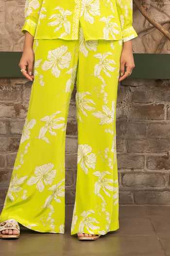 Senren By Eshana Raut_Green Crepe Collared Neck Floral Print Shirt And Pant Set _Online_at_Aza_Fashions