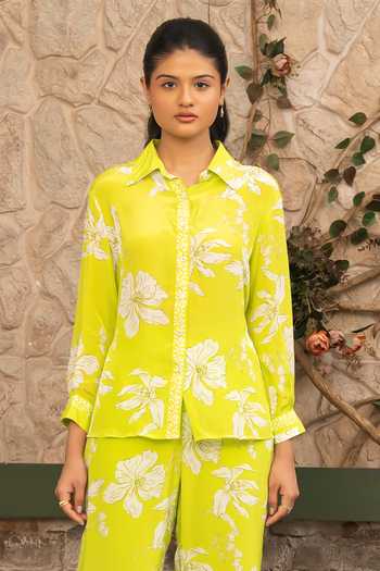 Buy_Senren By Eshana Raut_Green Crepe Collared Neck Floral Print Shirt And Pant Set _Online_at_Aza_Fashions