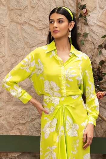 Senren By Eshana Raut_Green Crepe Collared Neck Floral Print Shirt And Skirt Set _Online_at_Aza_Fashions