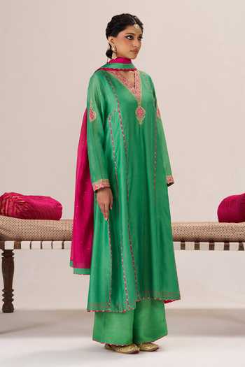 Almaari By Pooja Patel Green Chanderi , V-neck, Yes Naaz Panelled Kurta Palazzo Set Online at Aza Fashions Almaari By Pooja Patel_Green Chanderi , V-neck, Yes Naaz Panelled Kurta Palazzo Set _Online_at_Aza_Fashions