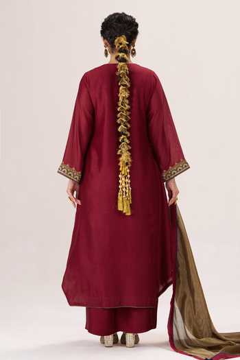 Almaari By Pooja Patel Zeenat Embroidered Kurta Set 