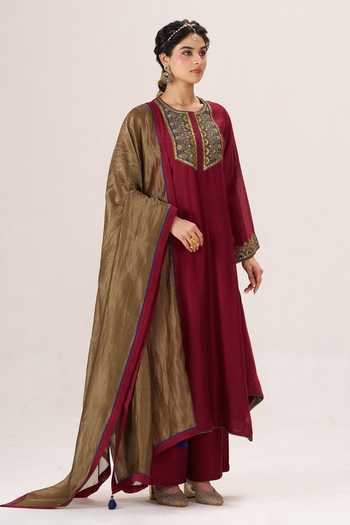 Buy Almaari By Pooja Patel Red Silk, Chanderi, Tissue Round Neck, Yes Zeenat Embroidered Kurta Set Buy_Almaari By Pooja Patel_Red Silk, Chanderi, Tissue Round Neck, Yes Zeenat Embroidered Kurta Set