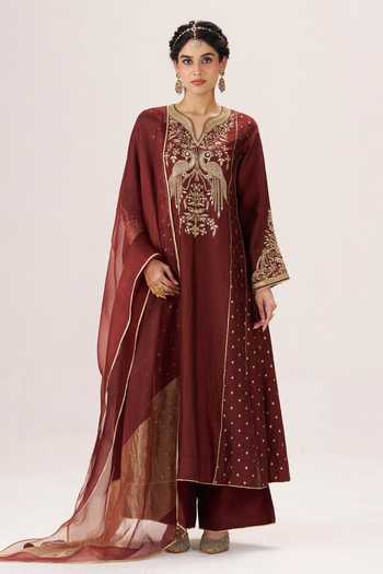 Almaari By Pooja Patel Heer Embroidered Silk Kurta Set 