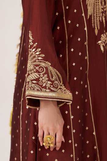 Almaari By Pooja Patel Brown Silk, Organza, Tissue Split V-neck, Yes Heer Embroidered Kurta Set at Aza Fashions Almaari By Pooja Patel_Brown Silk, Organza, Tissue Split V-neck, Yes Heer Embroidered Kurta Set _at_Aza_Fashions