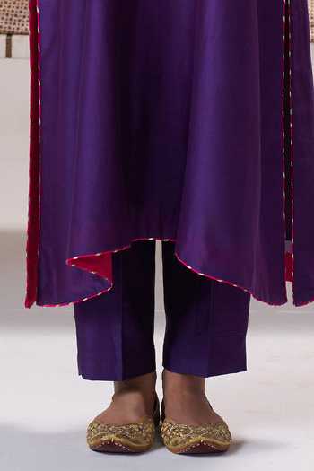 Almaari By Pooja Patel Purple Organza, Silk V-neck, Yes Jashn Embroidered Bodice Kurta Set Online at Aza Fashions Almaari By Pooja Patel_Purple Organza, Silk V-neck, Yes Jashn Embroidered Bodice Kurta Set _Online_at_Aza_Fashions