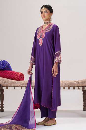 Buy Almaari By Pooja Patel Purple Organza, Silk V-neck, Yes Jashn Embroidered Bodice Kurta Set Online at Aza Fashions Buy_Almaari By Pooja Patel_Purple Organza, Silk V-neck, Yes Jashn Embroidered Bodice Kurta Set _Online_at_Aza_Fashions