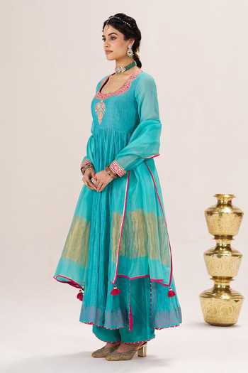 Almaari By Pooja Patel_Green Silk, Chanderi, Tissue Square Neck Roop Aari Embroidered Anarkali Set _Online_at_Aza_Fashions