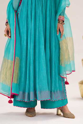 Almaari By Pooja Patel_Green Silk, Chanderi, Tissue Square Neck Roop Aari Embroidered Anarkali Set _at_Aza_Fashions