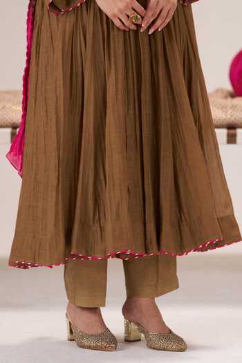 Buy Almaari By Pooja Patel Brown Chanderi Silk V-neck Rangrez Anarkali Kurta Pant Set Online at Aza Fashions Buy_Almaari By Pooja Patel_Brown Chanderi Silk V-neck Rangrez Anarkali Kurta Pant Set _Online_at_Aza_Fashions