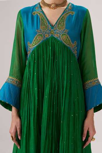 Buy Almaari By Pooja Patel Green Silk, Chanderi V-neck Zoya Anarkali Set Buy_Almaari By Pooja Patel_Green Silk, Chanderi V-neck Zoya Anarkali Set