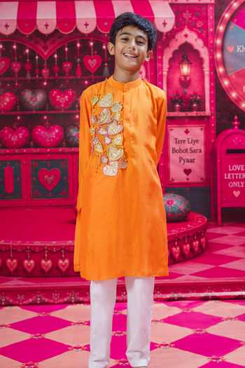 Panchhi By Kanupriya Tibrewala Chamkila Embroidered Kurta Set