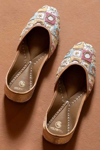 Shilpsutra Rajsi Chandni Embroidered Juttis 