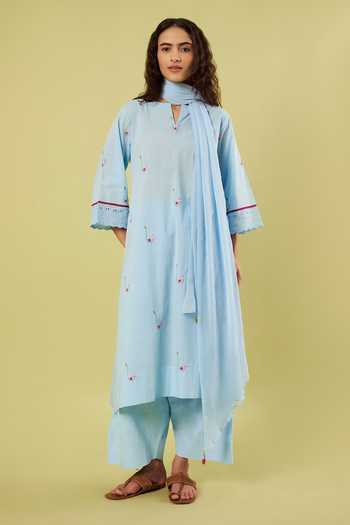 Vinusto Embroidered Kurta Set 