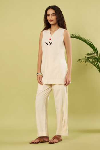 Shop_Vinusto_Ivory Handloom Cotton V-neck Top And Pant Set _Online_at_Aza_Fashions