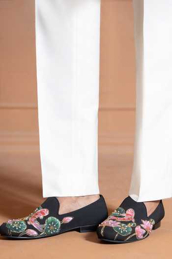 Shilpsutra Black Rajkamal Embroidered Juttis Online at Aza Fashions Shilpsutra_Black Rajkamal Embroidered Juttis _Online_at_Aza_Fashions