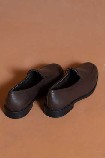 Shilpsutra Black Maharaj Leather Loafers Online at Aza Fashions Shilpsutra_Black Maharaj Leather Loafers _Online_at_Aza_Fashions