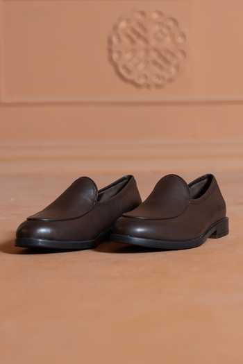 Shop Shilpsutra Black Maharaj Leather Loafers Online at Aza Fashions Shop_Shilpsutra_Black Maharaj Leather Loafers _Online_at_Aza_Fashions