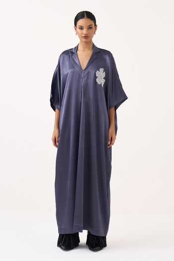 Buy Three Purple Satin V-neck Placement Applique Kaftan Online at Aza Fashions Buy_Three_Purple Satin V-neck Placement Applique Kaftan _Online_at_Aza_Fashions