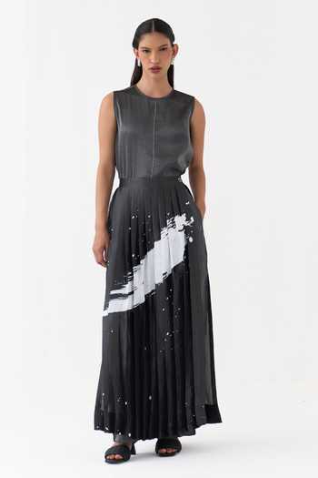 Buy Three Grey Tissue Metallic Skirt Online at Aza Fashions Buy_Three_Grey Tissue Metallic Skirt _Online_at_Aza_Fashions