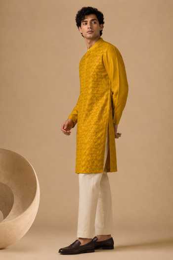 Mayank Modi - Men Yellow Chanderi Embroidered Kurta Set Online at Aza Fashions Mayank Modi - Men_Yellow Chanderi Embroidered Kurta Set _Online_at_Aza_Fashions