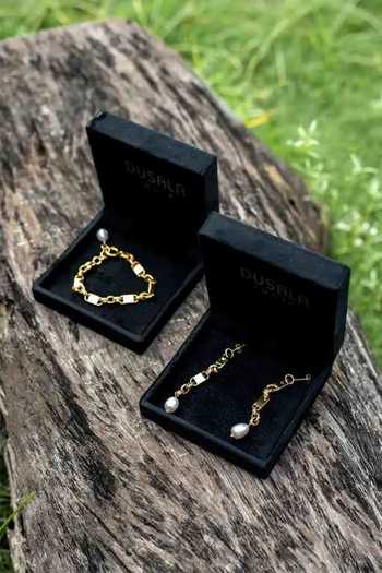 Dusala_Pink The Blush Promise Jewellery And Stole Gift Set _Online_at_Aza_Fashions