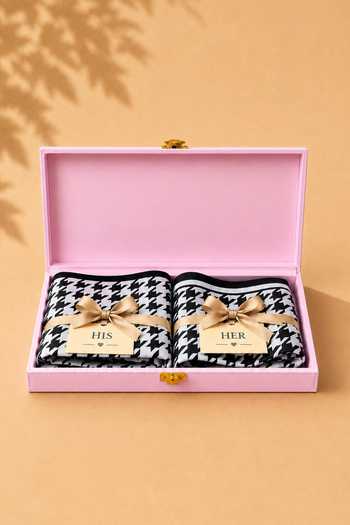 Dusala His & Her Houndstooth Stole Gift Set