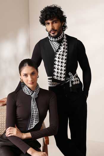 Dusala His & Her Houndstooth Stole Gift Set