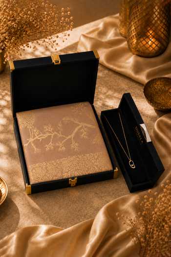 Buy Dusala Gold Gilded Muse Shawl And Necklace Gift Set Online at Aza Fashions Buy_Dusala_Gold Gilded Muse Shawl And Necklace Gift Set _Online_at_Aza_Fashions