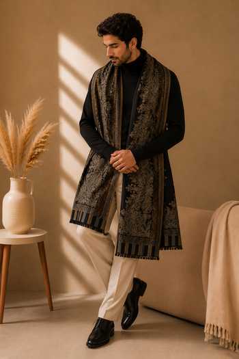 Dusala Black Zari Ritual Keepsake Candle And Shawl Gift Box Set Online at Aza Fashions Dusala_Black Zari Ritual Keepsake Candle And Shawl Gift Box Set _Online_at_Aza_Fashions