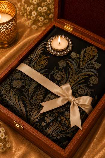 Buy Dusala Black Zari Ritual Keepsake Candle And Shawl Gift Box Set Buy_Dusala_Black Zari Ritual Keepsake Candle And Shawl Gift Box Set