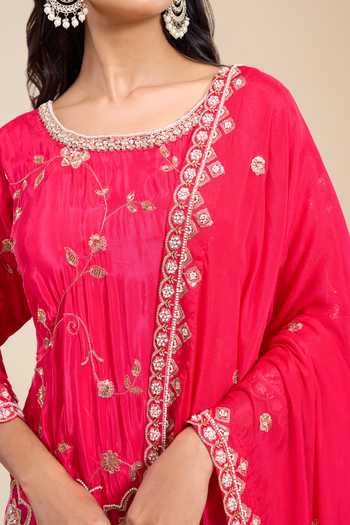 Shop Aariyana Couture Pink Crepe Round Neck Embroidered Kurta Set Shop_Aariyana Couture_Pink Crepe Round Neck Embroidered Kurta Set