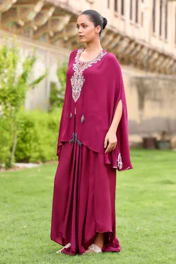 Swati Wadhwani Couture_Red Crepe Keyhole Neck Dori Embroidered Kaftan And Pant Set _Online_at_Aza_Fashions