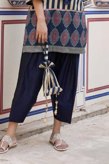 Swati Wadhwani Couture Blue Chanderi Square Neck Ajrakh Print Kurta And Salwar Set at Aza Fashions Swati Wadhwani Couture_Blue Chanderi Square Neck Ajrakh Print Kurta And Salwar Set _at_Aza_Fashions