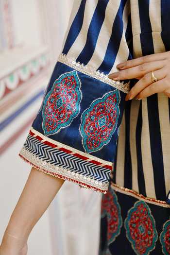 Buy_Swati Wadhwani Couture_Blue Chanderi Square Neck Ajrakh Print Kurta And Salwar Set 