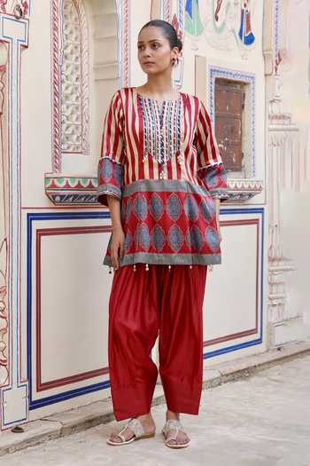 Swati Wadhwani Couture_Maroon Chanderi Split V-neck, Yes Ajrakh Print Kurta And Salwar Set _Online_at_Aza_Fashions