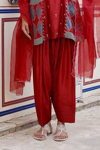 Buy Swati Wadhwani Couture Maroon Organza, Chanderi Keyhole Neck, Yes Ajrakh Print Kurta Set Online at Aza Fashions Buy_Swati Wadhwani Couture_Maroon Organza, Chanderi Keyhole Neck, Yes Ajrakh Print Kurta Set _Online_at_Aza_Fashions