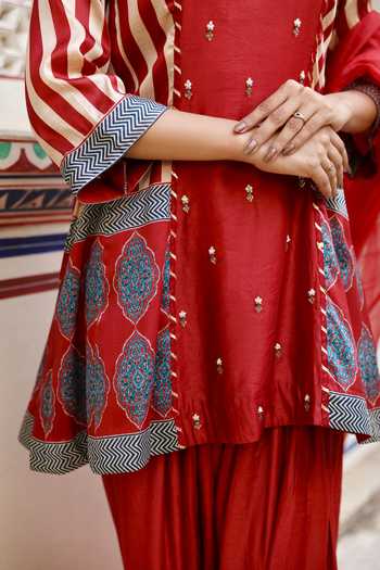 Swati Wadhwani Couture_Maroon Organza, Chanderi Keyhole Neck, Yes Ajrakh Print Kurta Set _at_Aza_Fashions