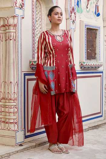 Buy_Swati Wadhwani Couture_Maroon Organza, Chanderi Keyhole Neck, Yes Ajrakh Print Kurta Set 