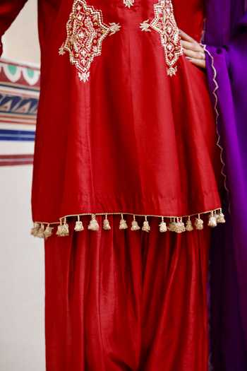 Swati Wadhwani Couture_Maroon Organza, Chanderi Embroidered Kurta Set _Online_at_Aza_Fashions