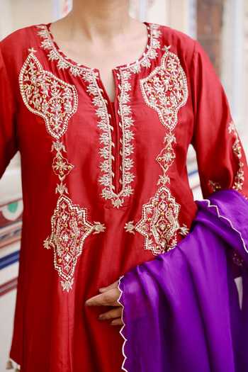 Buy_Swati Wadhwani Couture_Maroon Organza, Chanderi Embroidered Kurta Set 