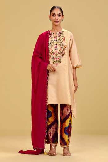 Swati Wadhwani Couture_Cream Organza, Chanderi Round Neck Yoke Embroidered Kurta Set _Online_at_Aza_Fashions