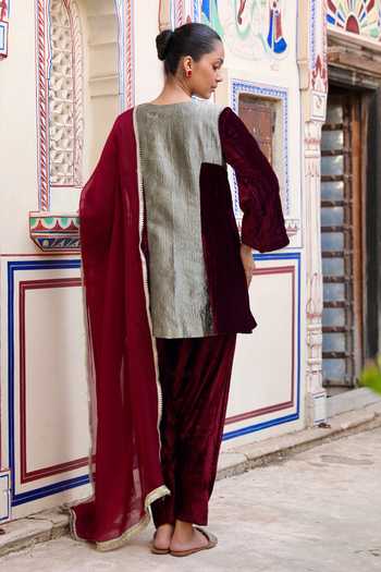 Swati Wadhwani Couture Velvet Tissue Embroidered Kurta Set 
