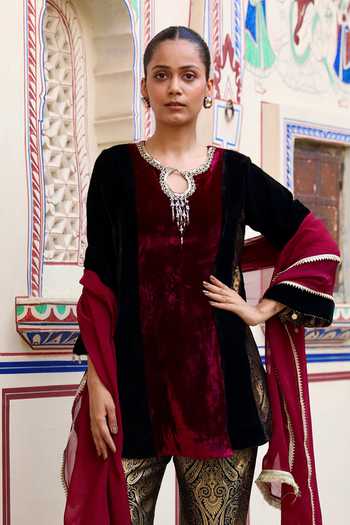 Swati Wadhwani Couture Red Velvet, Brocade Round Neck, Yes Kurta Set at Aza Fashions Swati Wadhwani Couture_Red Velvet, Brocade Round Neck, Yes Kurta Set _at_Aza_Fashions